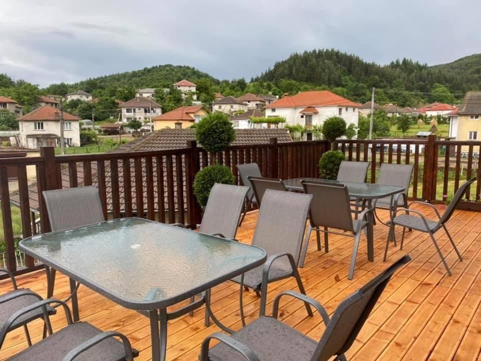 Бялата Къща Hotell Chakalarovo Eksteriør bilde